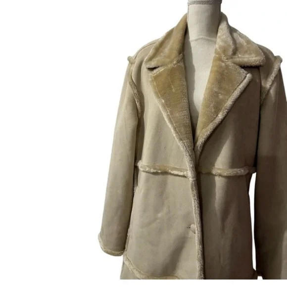 Chic Tan Teddy Jacket for Women - Picture 5 of 5